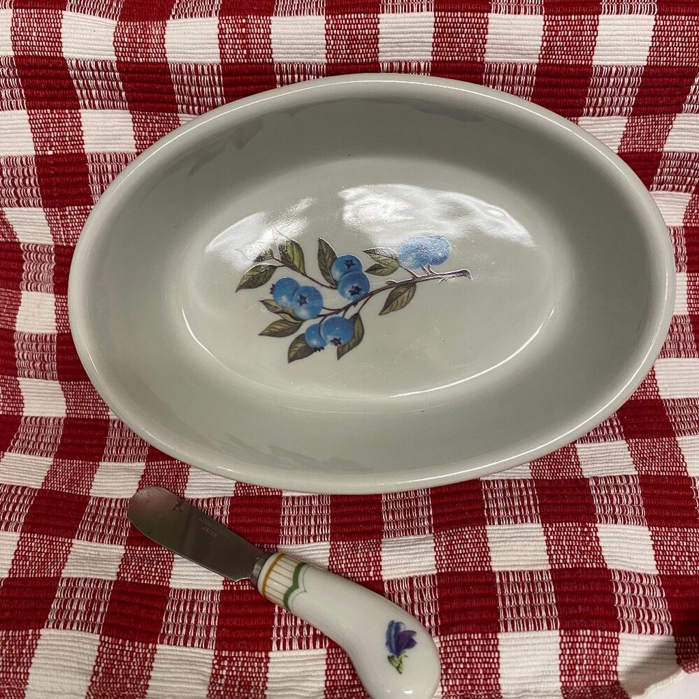 BIA OVAL CASSEROLE DISH with SPREADER